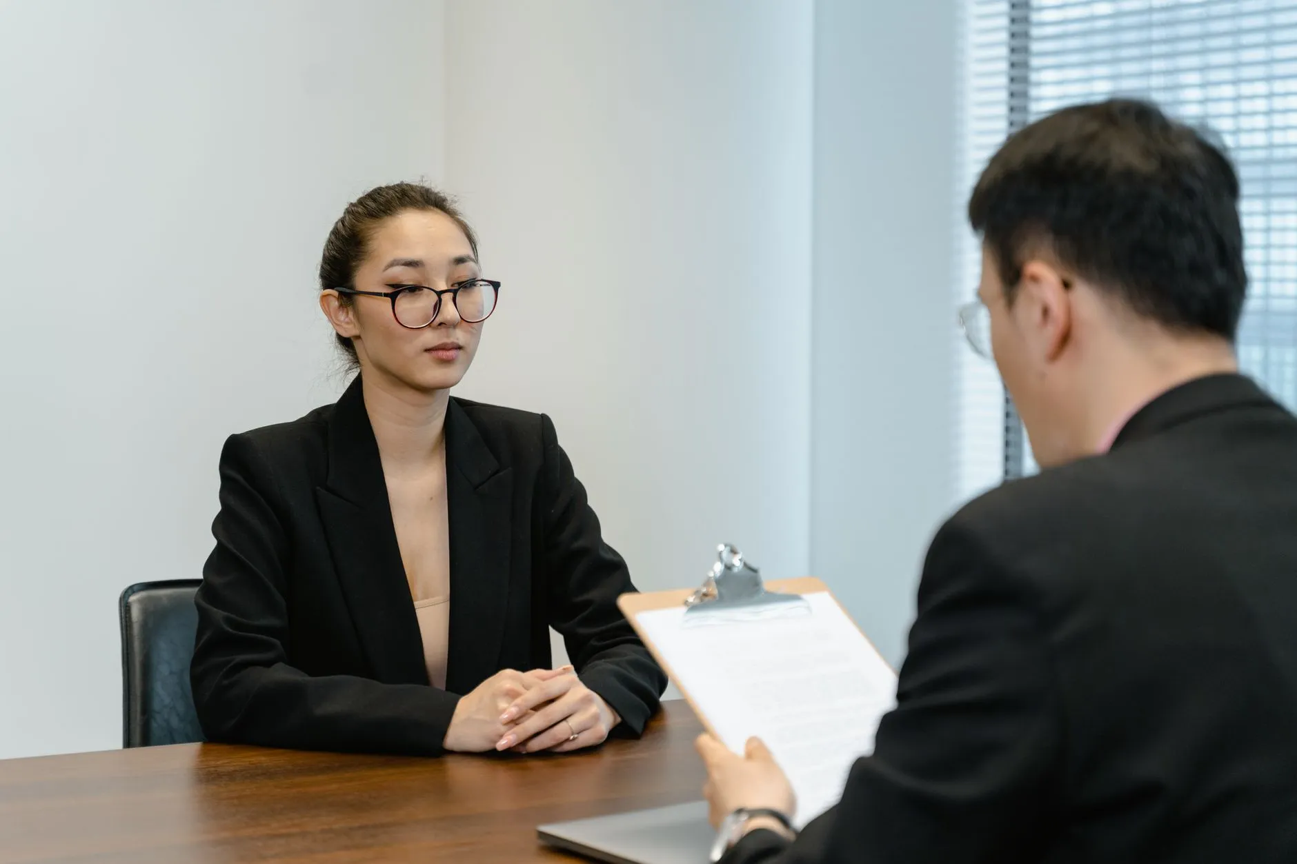四川校园访客机与闸机设备选型对比及适用场景分析正文配图 1